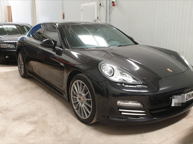 Porsche Panamera at our Secure Storage Facility in Murcia Porsche Panamera stored securely